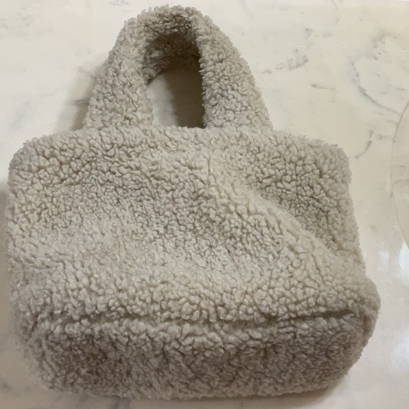 Aspen fluffy purse - Picture 5 of 8